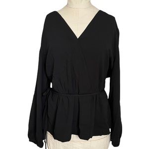 NWT! Bar III top with a tie wrap around the waist XL